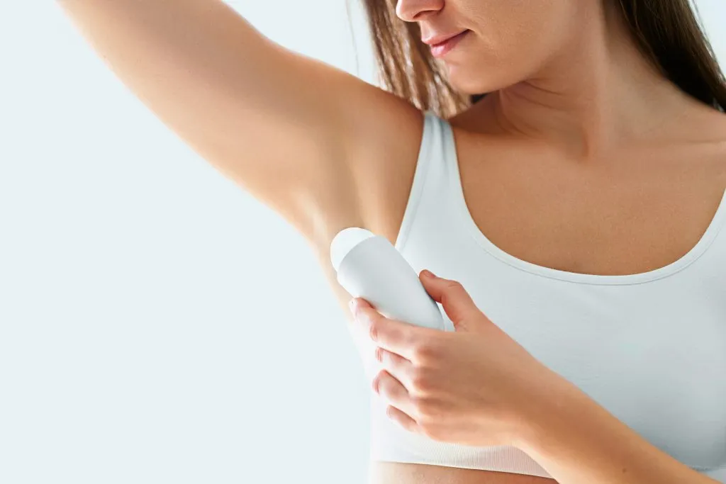 Zapomnij o potliwości. Dezodoranty i antyperspiranty, czyli optymalna ochrona bez kompromisów.